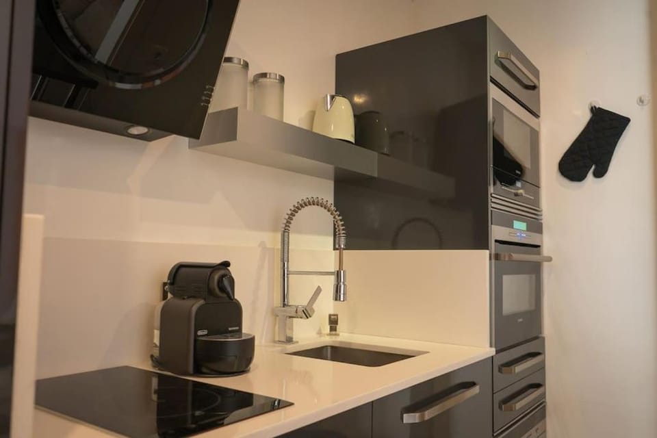 Apartamento nuevo junto a la Catedral de Sevilla Apartment in Seville