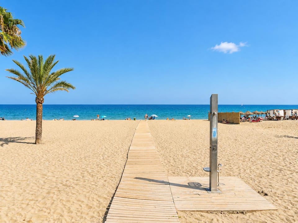 Cubo's Estepona Oceanview Apartment & Free Parking Apartment in Estepona