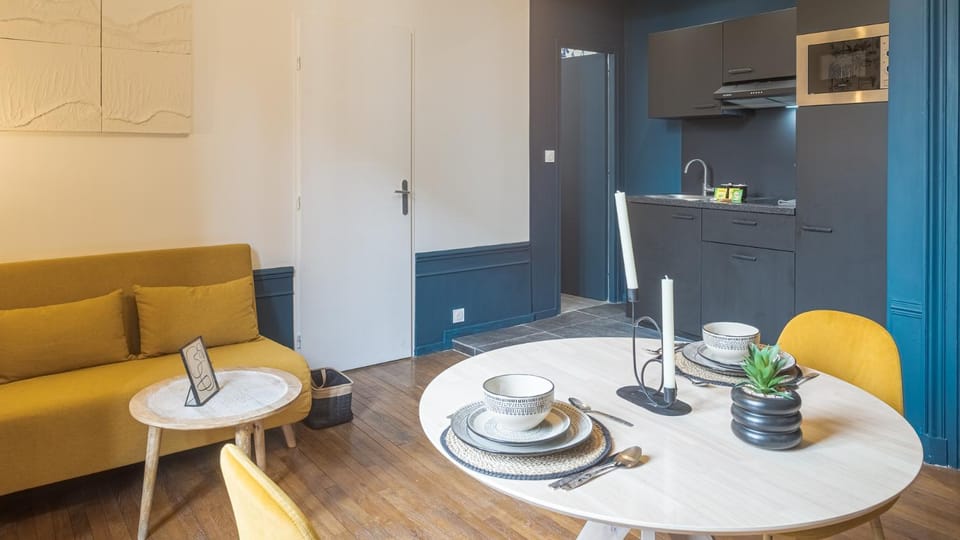 Kitchen or kitchenette, Living room, Dining area