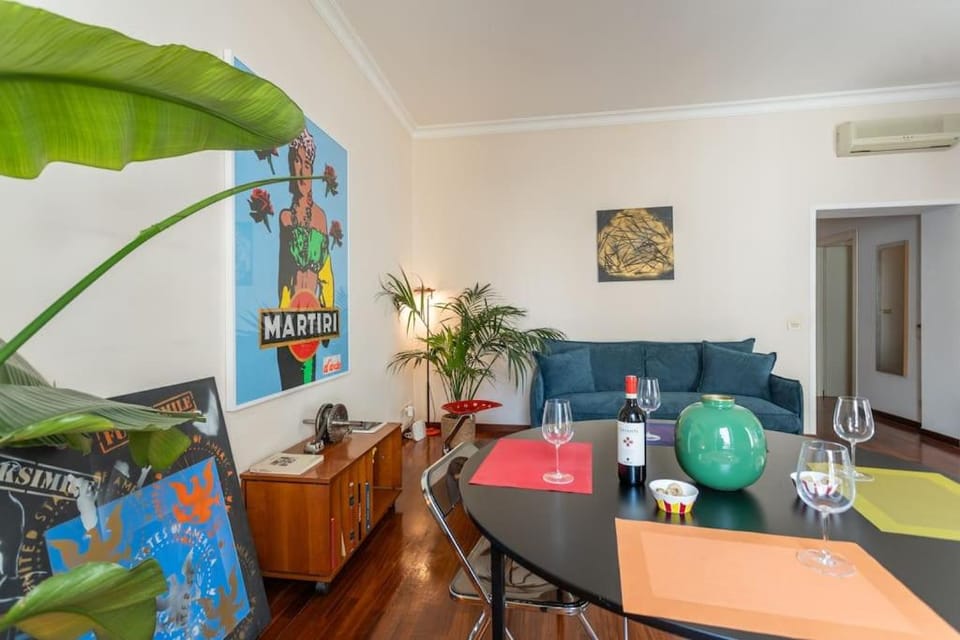 Living room, Seating area, Dining area, air conditioner