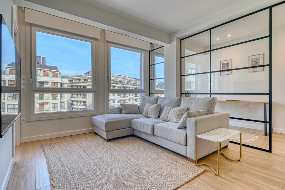 Communal lounge/ TV room, Living room
