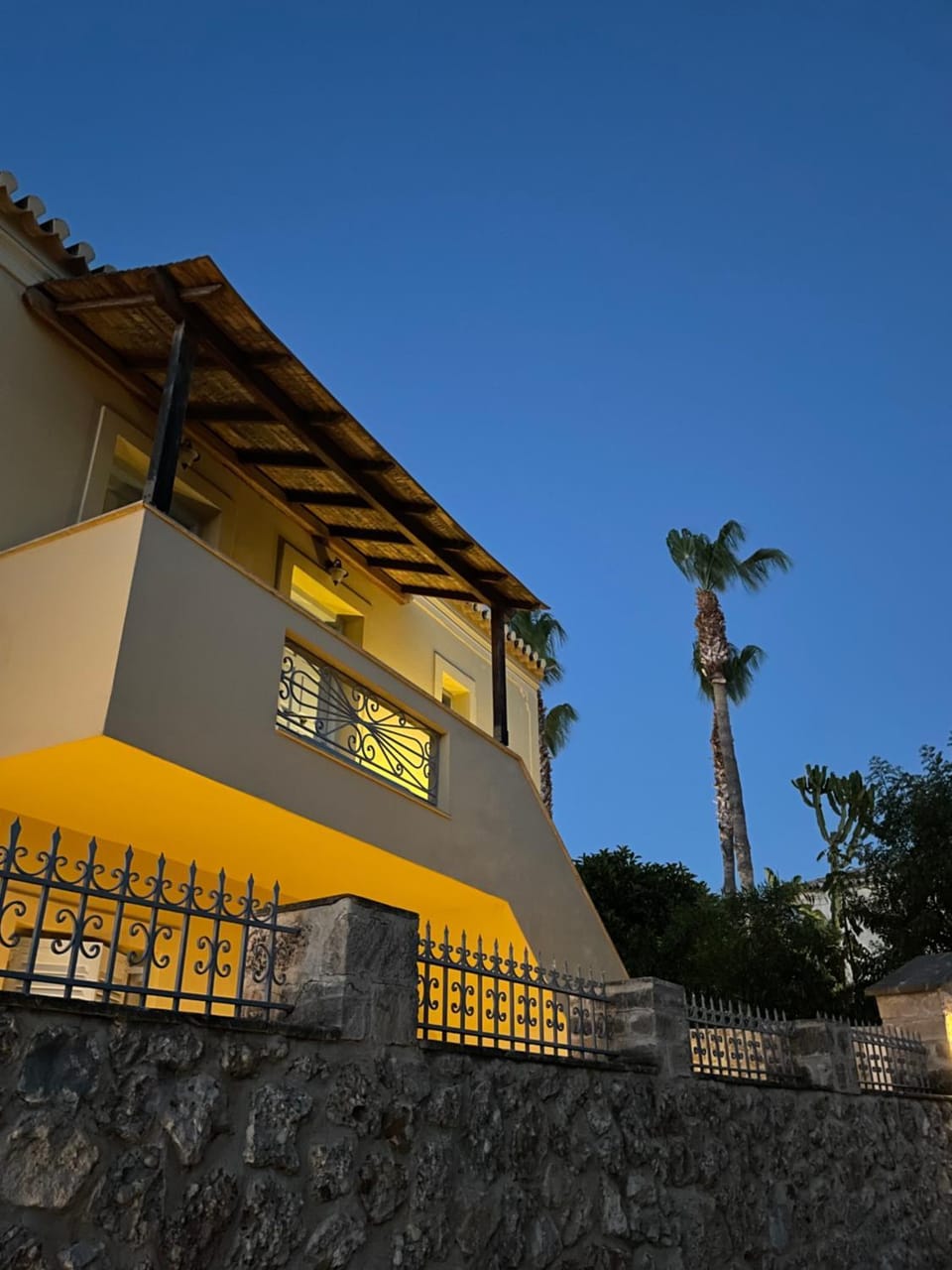 Property building, Balcony/Terrace