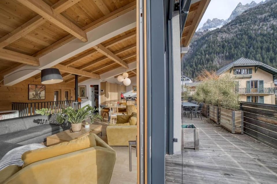 Patio, Natural landscape, Balcony/Terrace