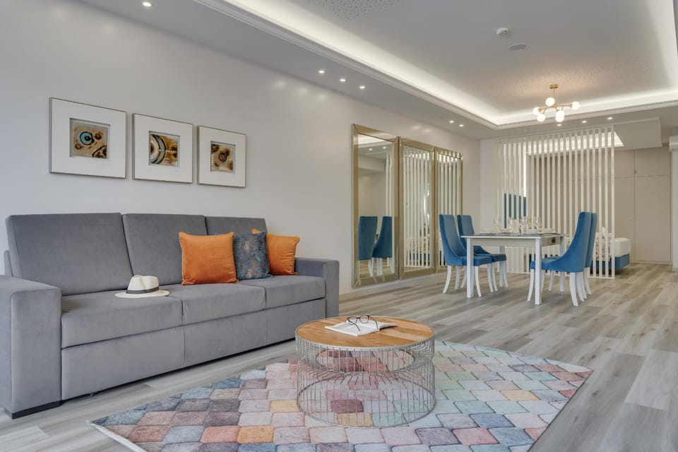 Communal lounge/ TV room, Living room