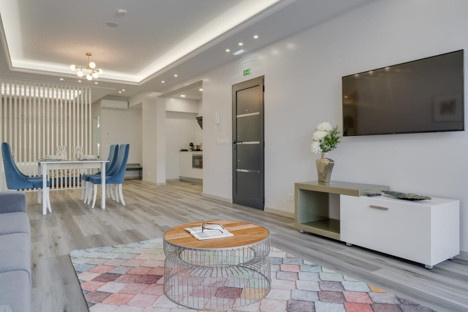 Communal lounge/ TV room, Living room