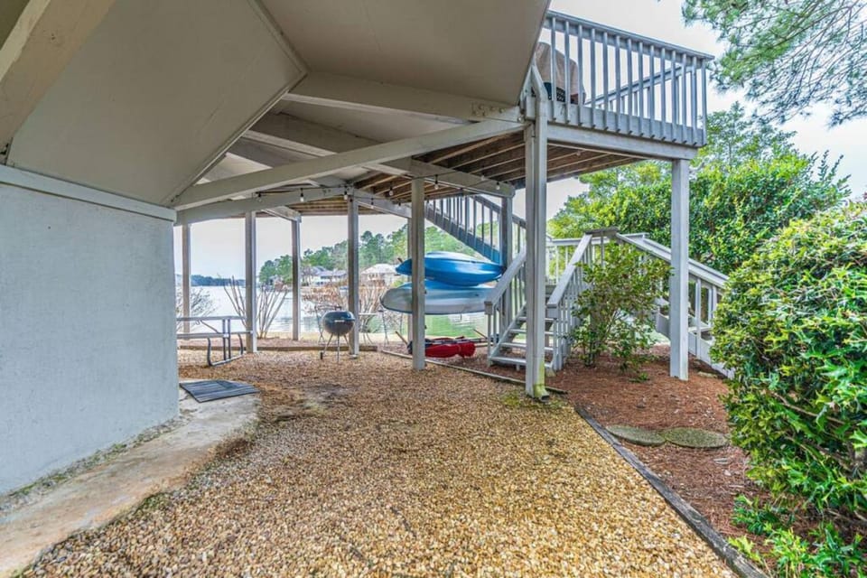 Property building, View (from property/room)