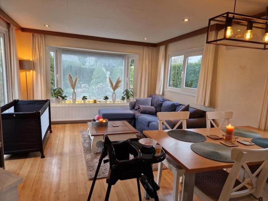 Chalet voorzien van alle gemakken in een bosrijke omgeving House in Gelderland, Netherlands