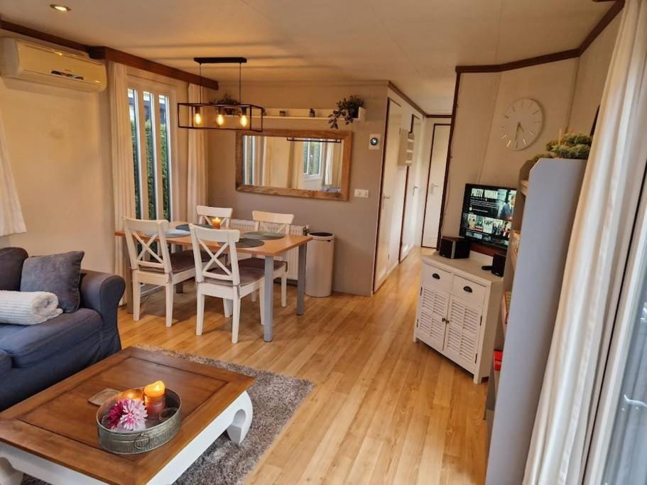 Chalet voorzien van alle gemakken in een bosrijke omgeving House in Gelderland, Netherlands