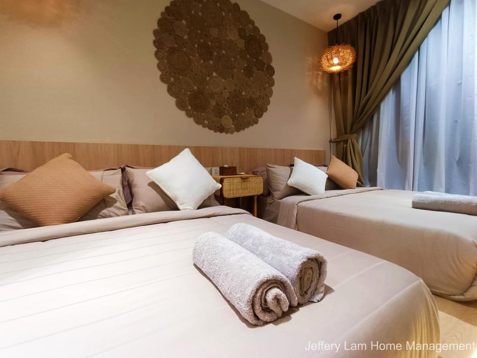 Bed, Bedroom, towels