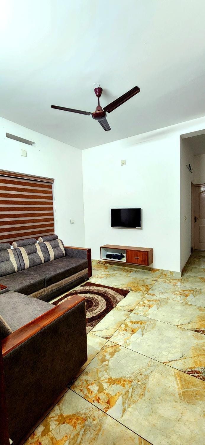 Communal lounge/ TV room, TV and multimedia, Living room, Seating area