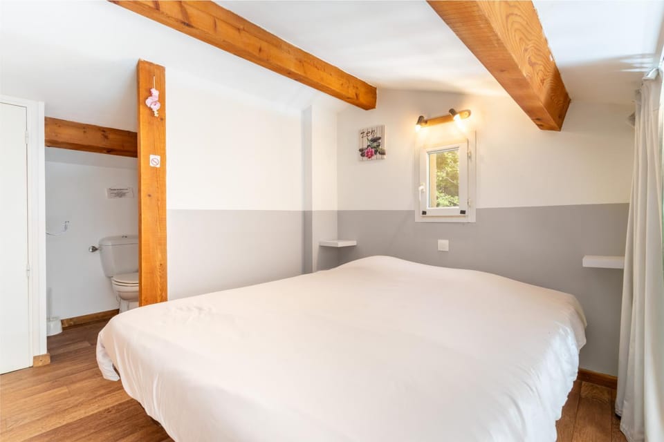 Property building, Bathroom, Living room