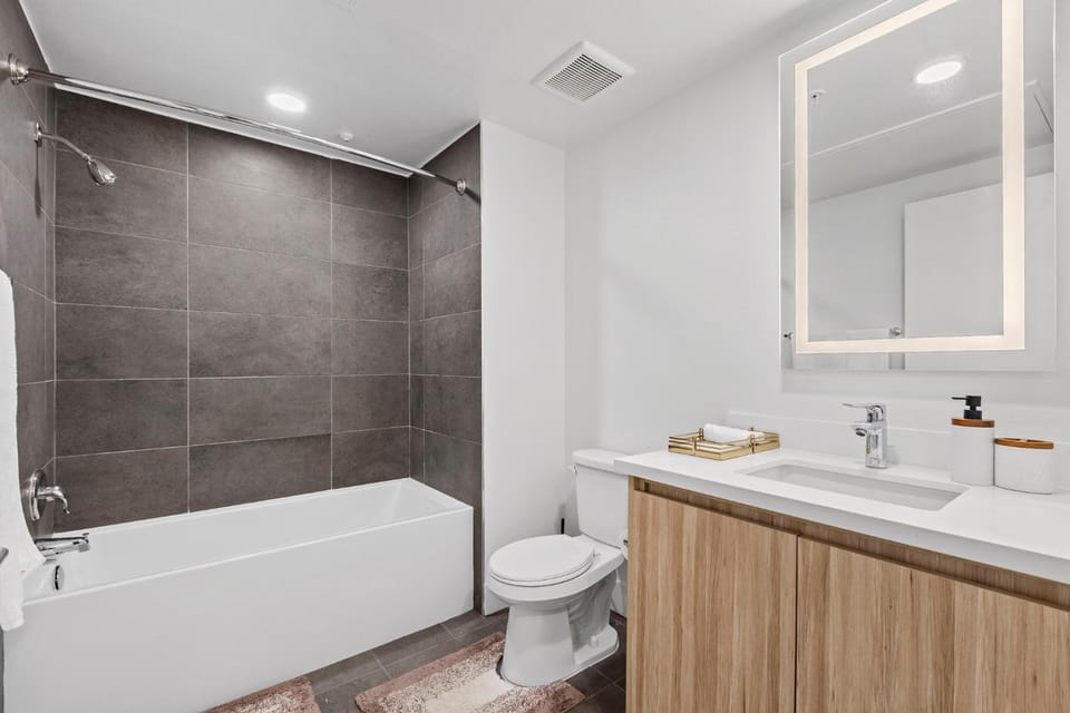 9 Advantages Center Santa Manica House in Santa Monica
