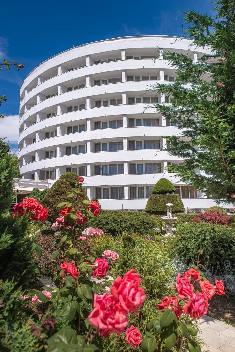 Property building, Day, Summer, Garden, Garden view