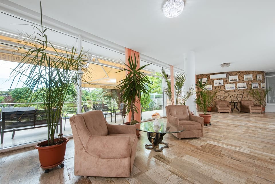 Lobby or reception, Seating area
