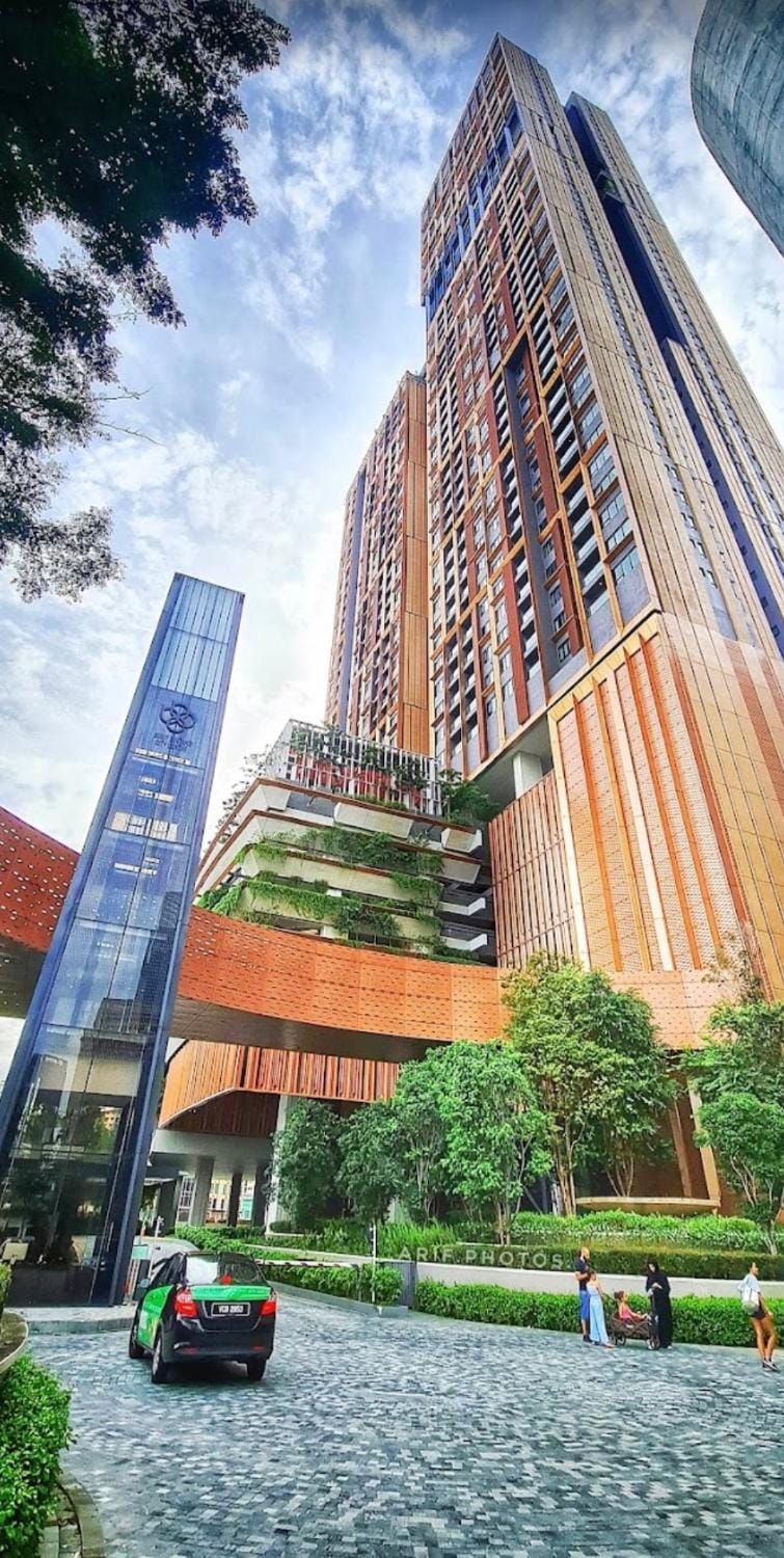 Property building, Day, City view, Location