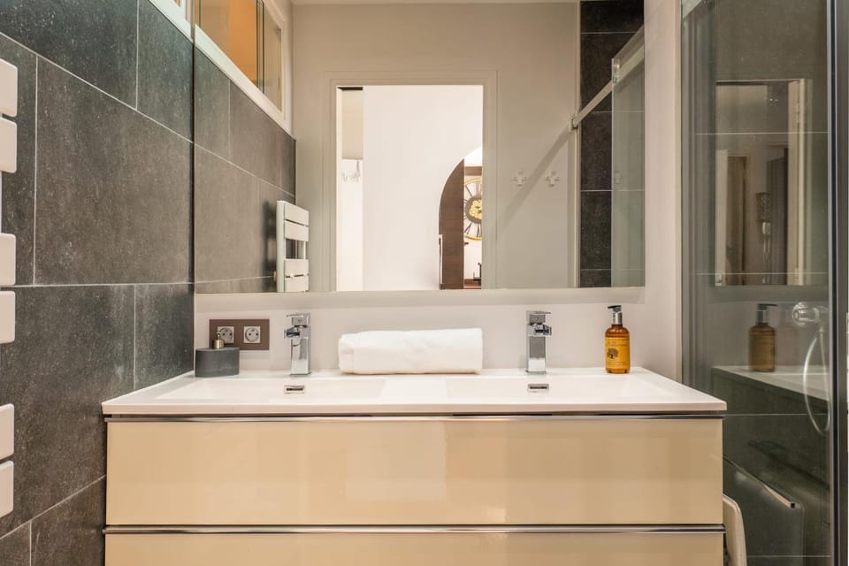 Shower, Bathroom
