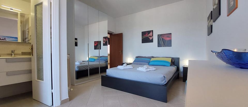 Bathroom, Bedroom, air conditioner
