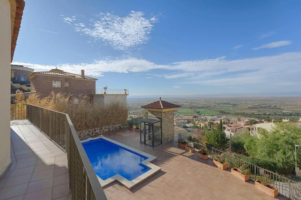 Day, Balcony/Terrace, Pool view