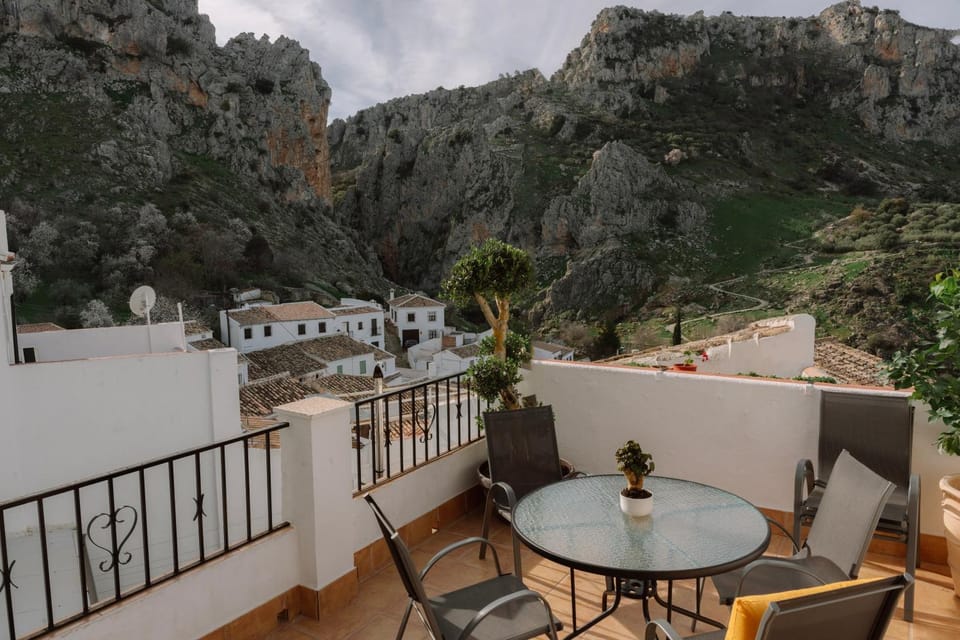 Off site, Balcony/Terrace, Mountain view