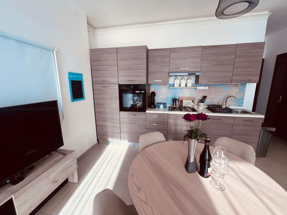 LA88 SweetHome Penthouse with Jacuzzi Apartment in Malta