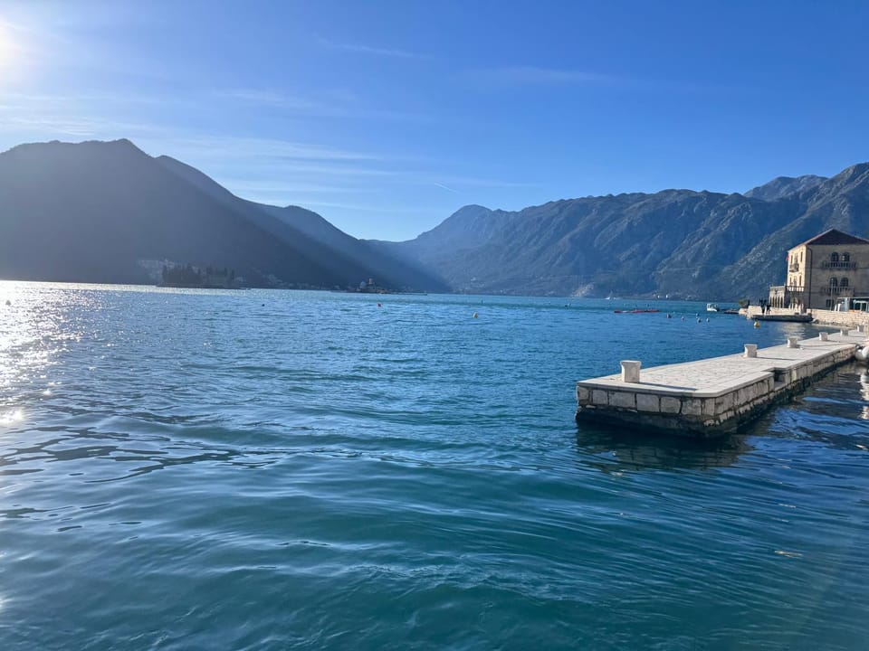 Nearby landmark, Day, Natural landscape, Beach, Lake view, Mountain view, River view, Sea view