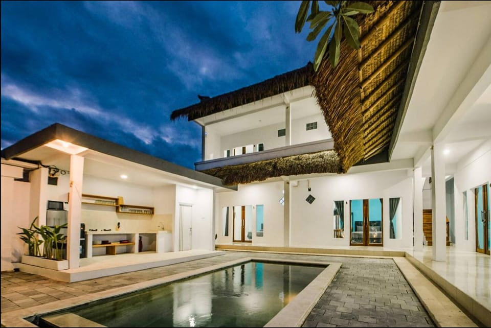 Property building, Swimming pool