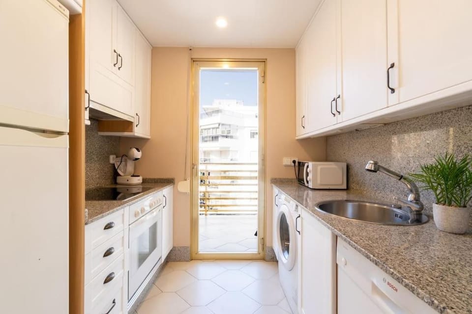 50mBeach-2room-Pool-wifi-BigTerrace-PortAvntura-AA10 Apartment in Salou