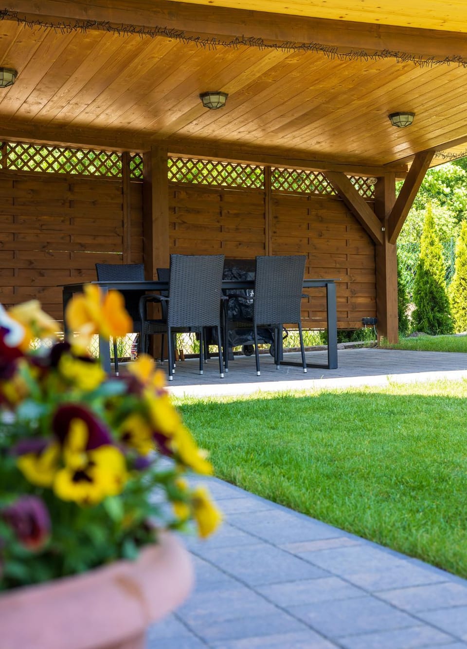 Day, Garden, Seating area, Garden view
