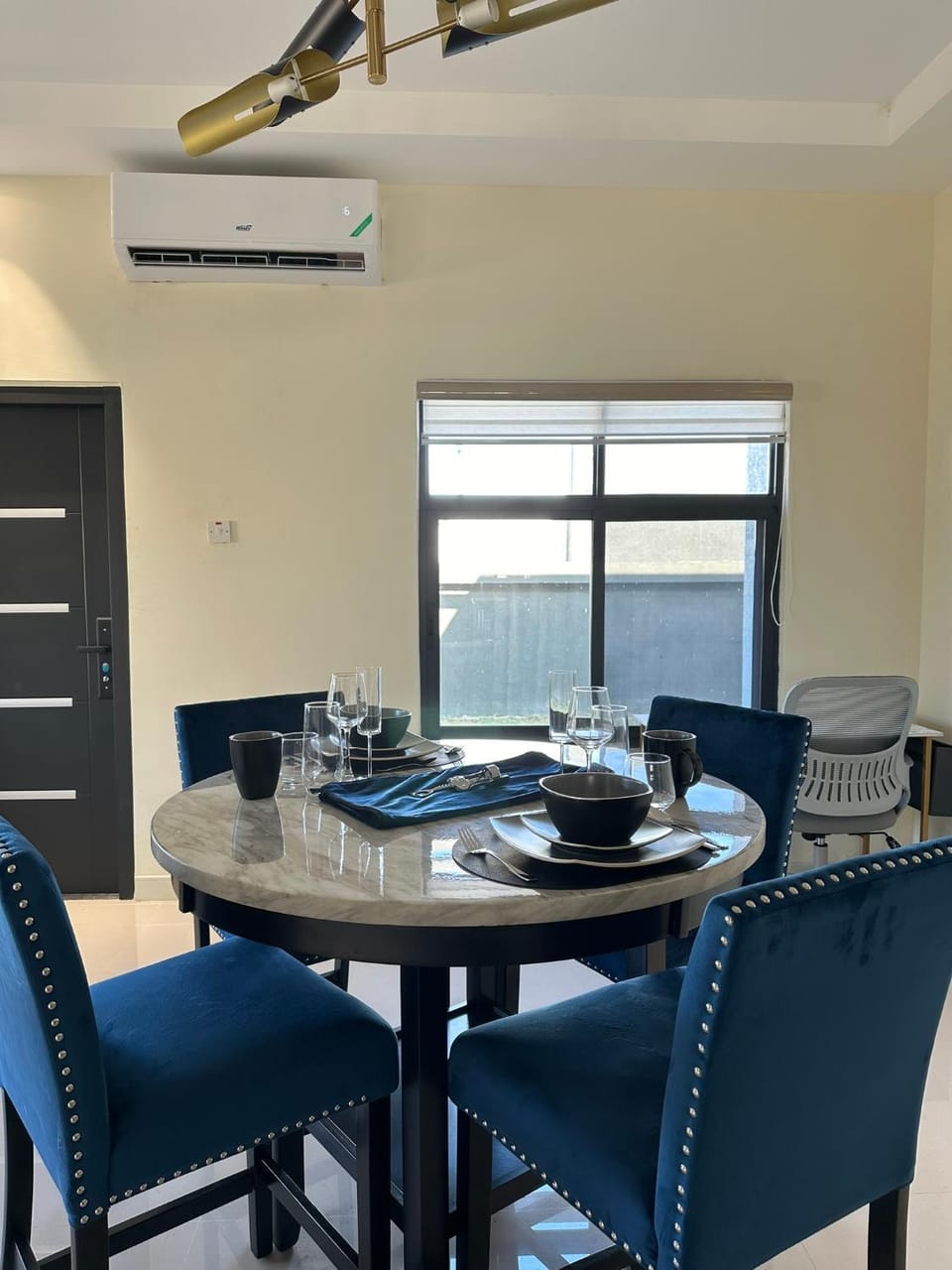 Living room, Seating area, Dining area