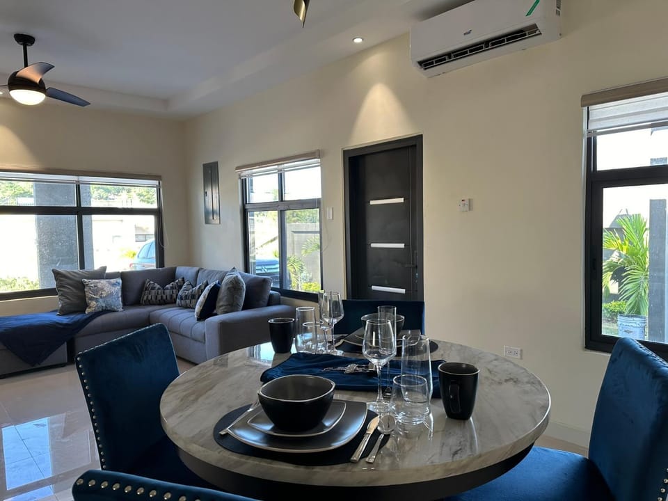 Living room, Seating area, Dining area, fireplace, air conditioner