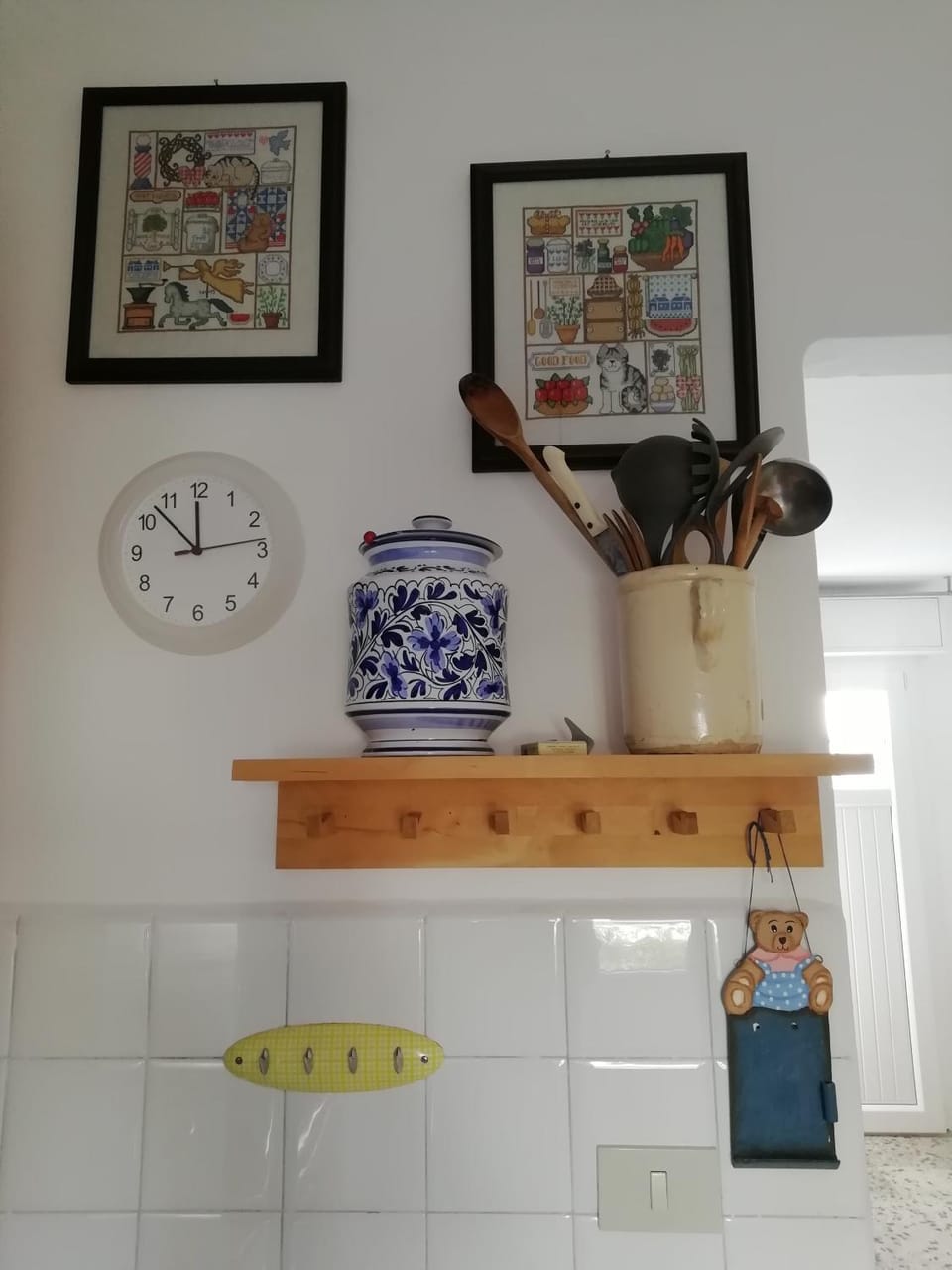 Kitchen or kitchenette, Decorative detail