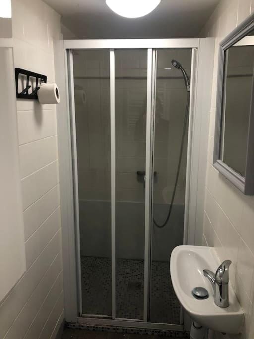 Logement appartement bourget Apartment in Drancy