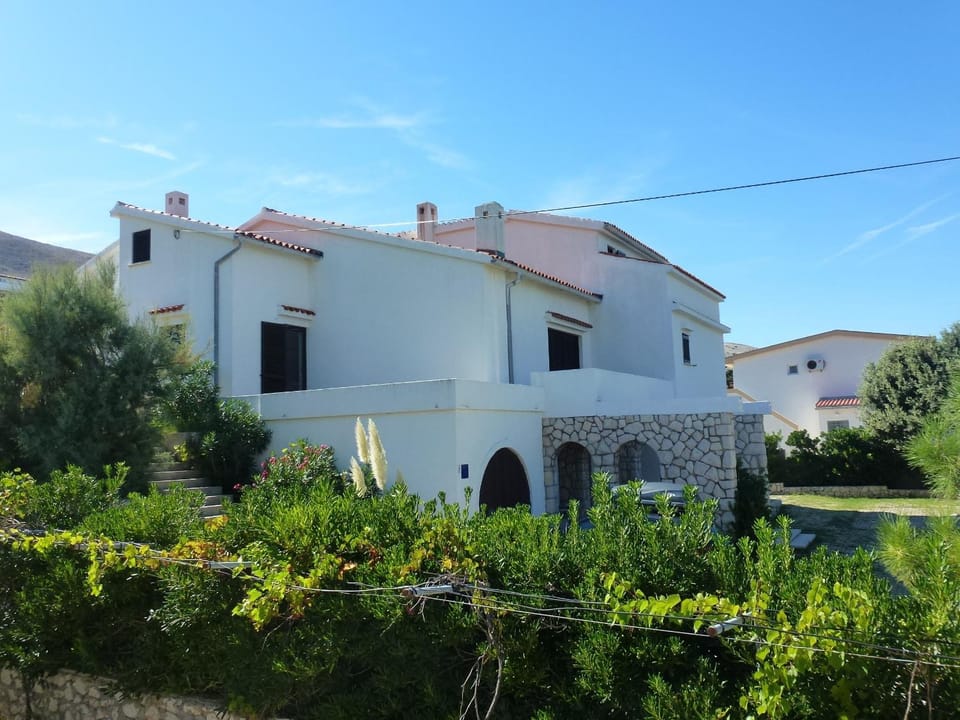 Facade/entrance, Decorative detail