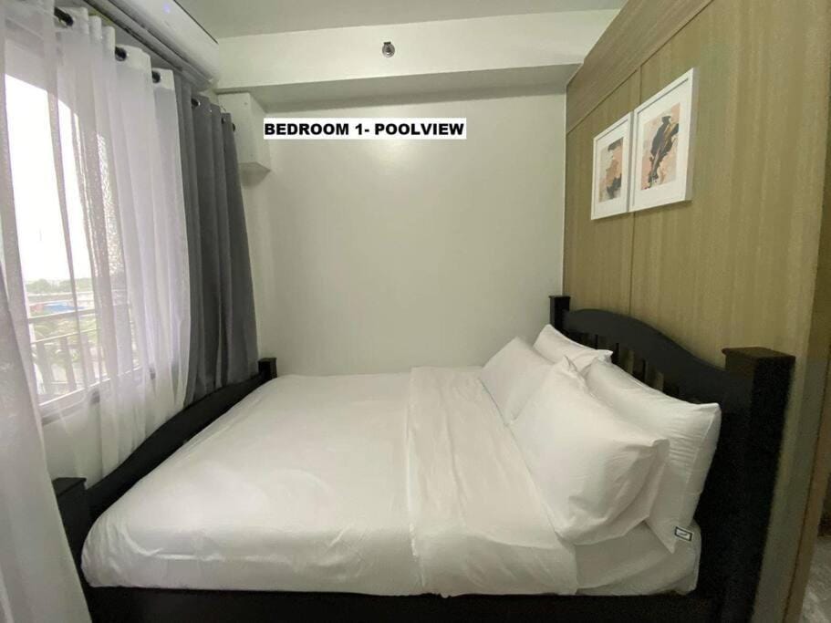 Shore Residence D21 shortwalk MOA Balconypoolview Apartment in Pasay