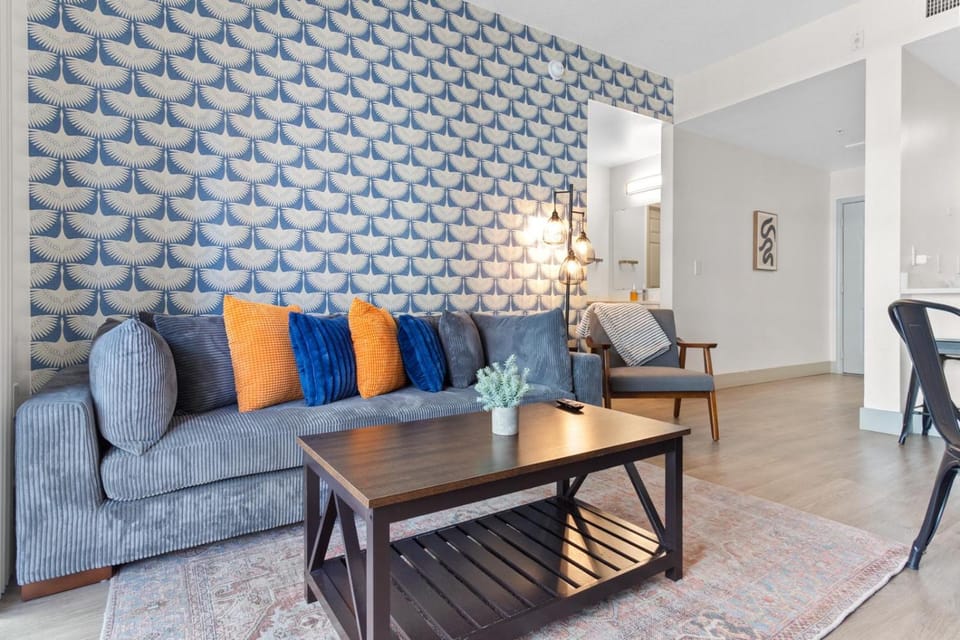 The Panther - Luxury 3BR - Free Parking - Views - Stadium - Gym Apartment in Charlotte