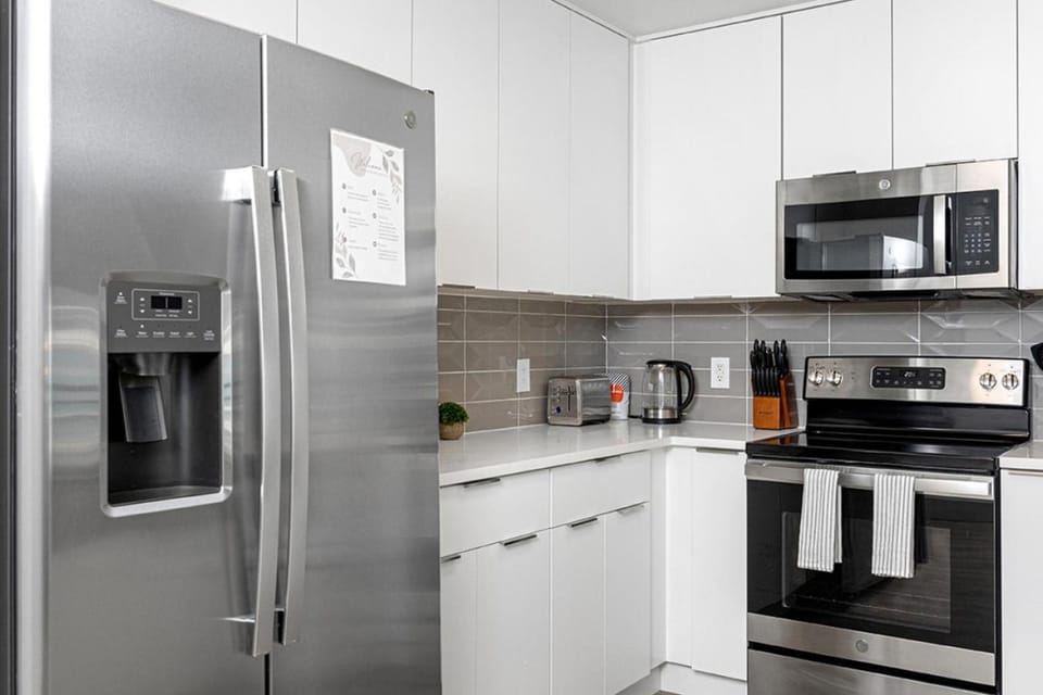 The Panther - Luxury 3BR - Free Parking - Views - Stadium - Gym Apartment in Charlotte