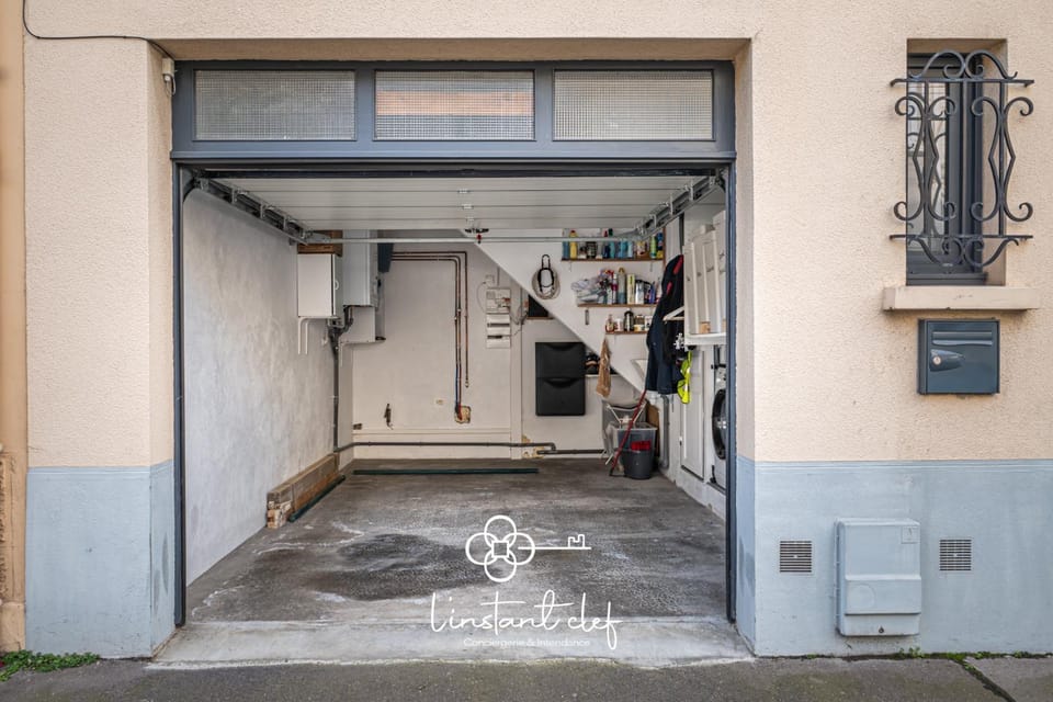 Property building, Parking