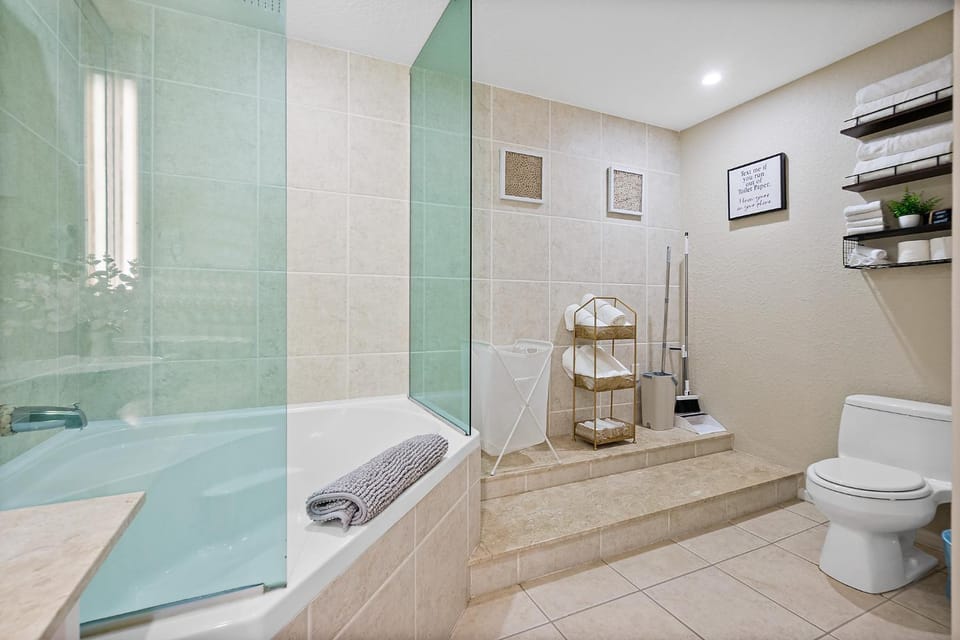Shower, Toilet, Bath