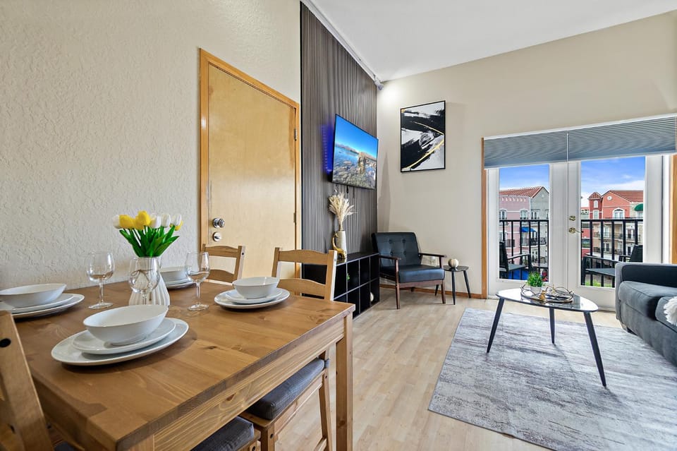 TV and multimedia, Living room, Dining area