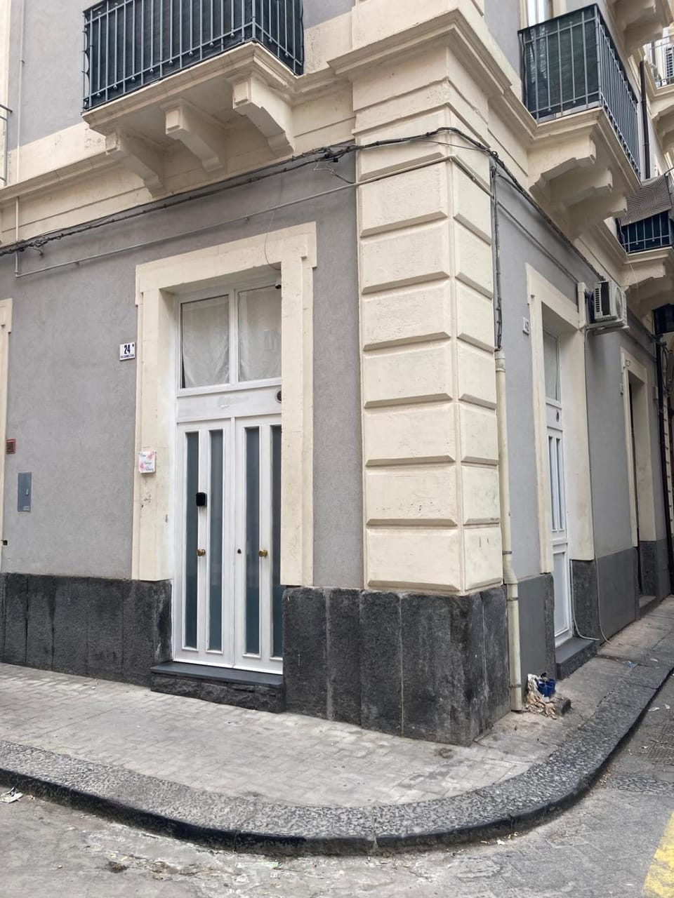 Property building, Facade/entrance