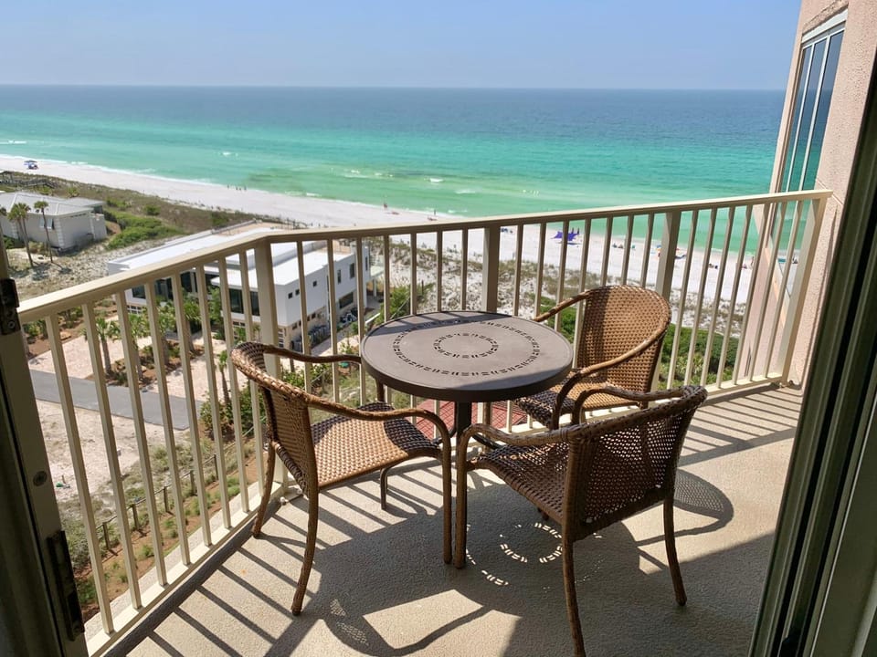 905 Tops'l Beach Manor House in Miramar Beach
