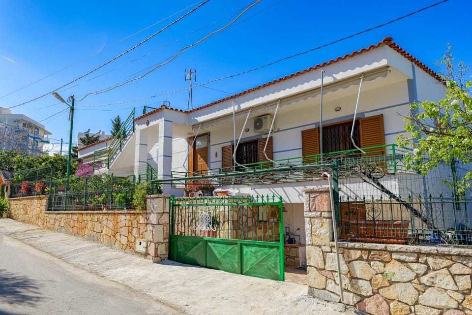 Property building, Day, Neighbourhood, Street view