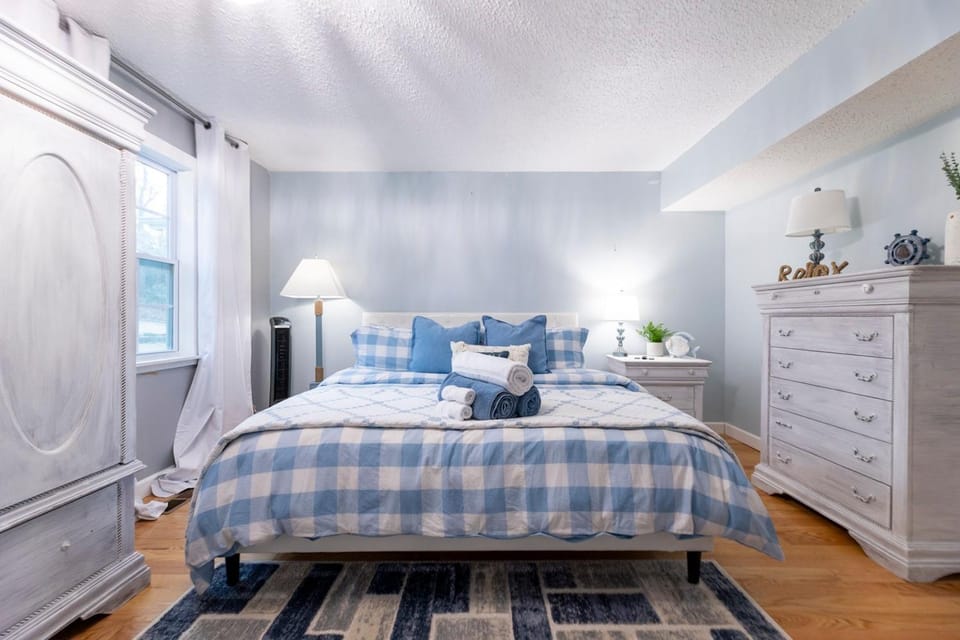 Bed, Bedroom