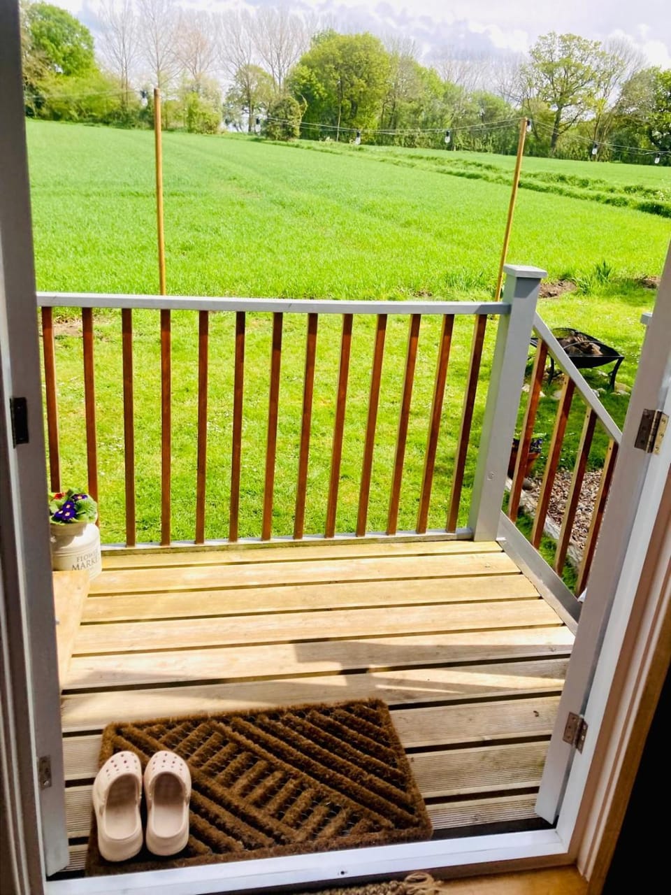 Whiskers and Woods Shepherd Hut Apartment in Mid Suffolk District