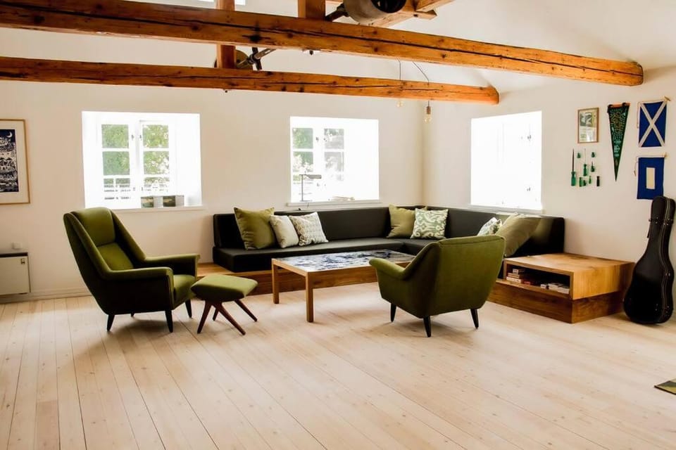 Living room, Seating area