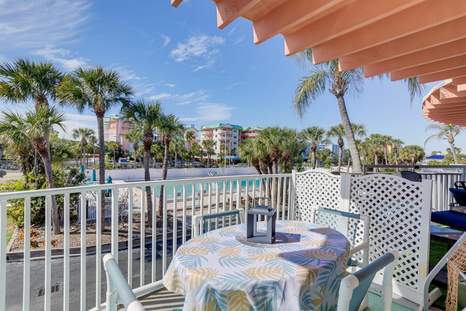 Walk to Beach: Waterfront Indian Shores Condo House in Redington Shores