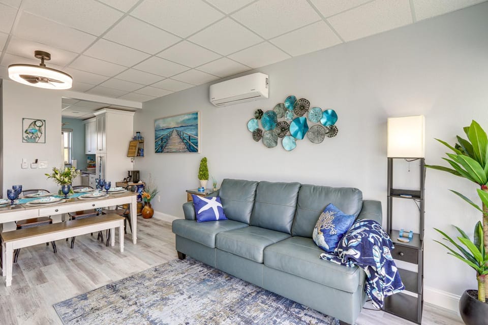 Walk to Beach: Waterfront Indian Shores Condo House in Redington Shores