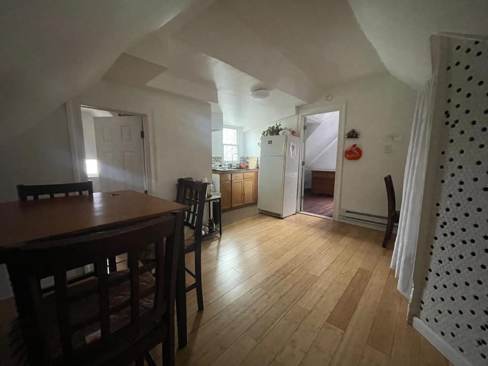 Private Loft 5 min away from LGA Apartment in Queens
