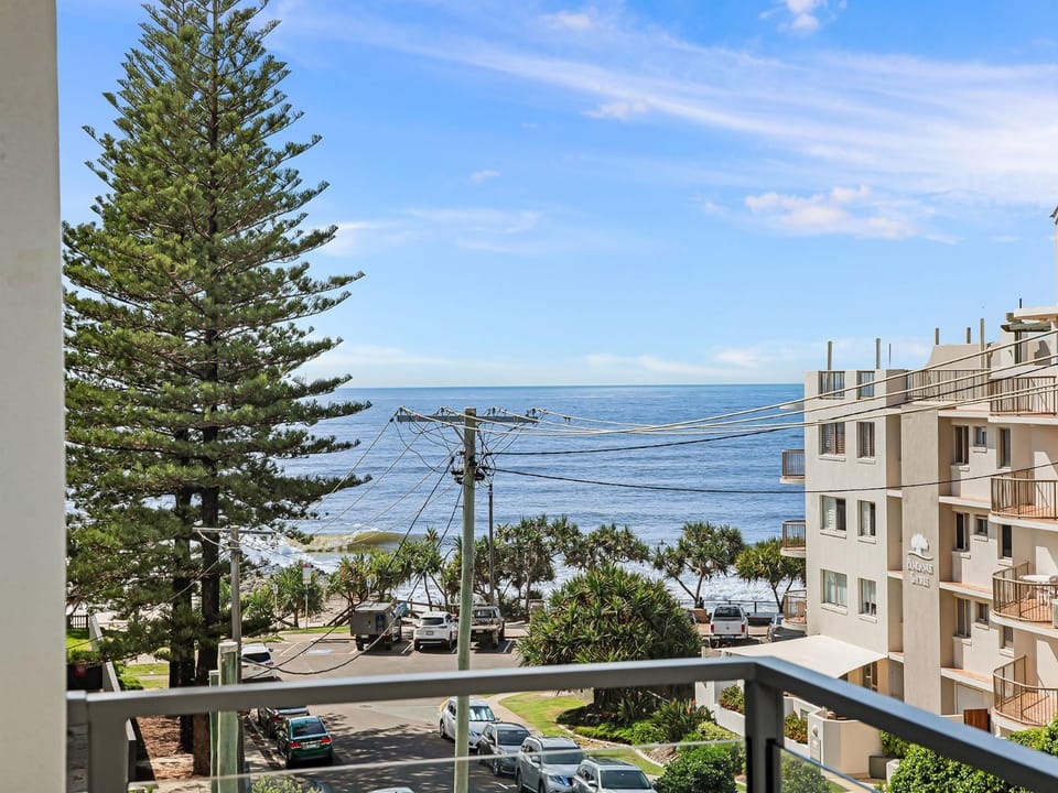 Pleasant View Unit 4 Kings Beach QLD Apartment in Kings Beach