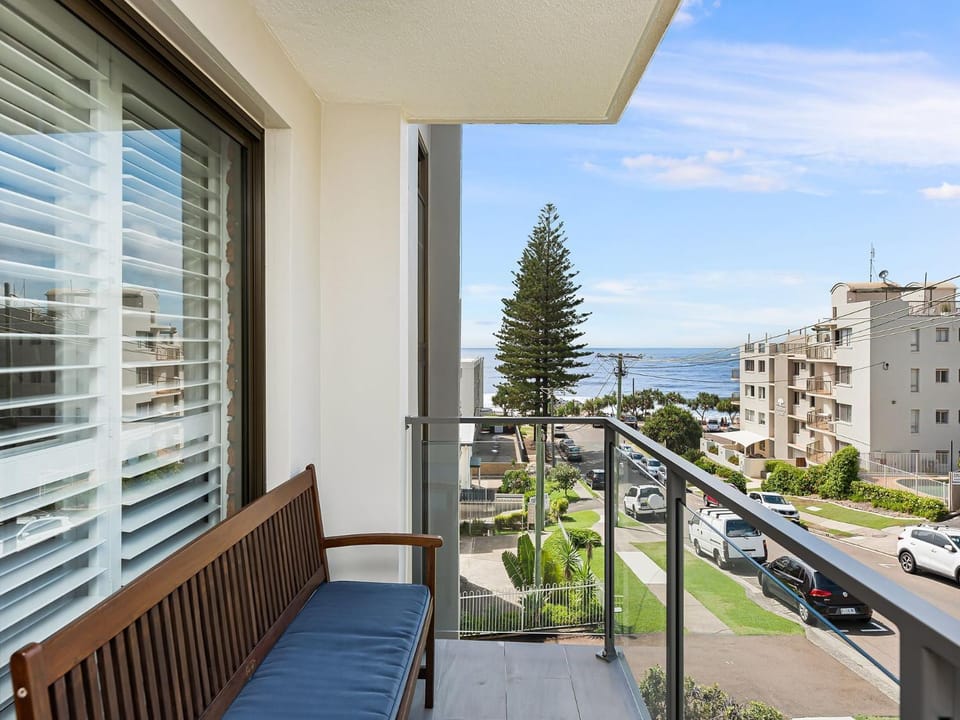 Pleasant View Unit 4 Kings Beach QLD Apartment in Kings Beach